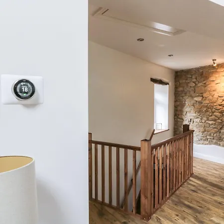 Nyaraló Rose Grassington